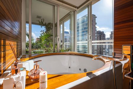 Apartamento à venda com 369m², 3 quartos e 5 vagas Apartamento à venda com 369m², 3 quartos e 5 vagasSuíte 1