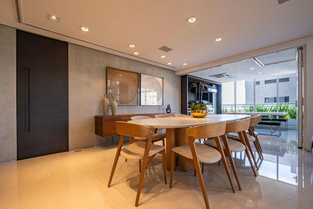 Apartamento à venda com 369m², 3 quartos e 5 vagas Apartamento à venda com 369m², 3 quartos e 5 vagasSala