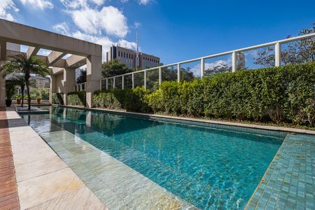 Apartamento à venda com 369m², 3 quartos e 5 vagas Apartamento à venda com 369m², 3 quartos e 5 vagasPiscina
