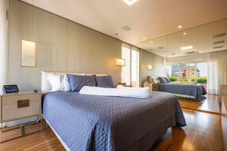 Apartamento à venda com 369m², 3 quartos e 5 vagas Apartamento à venda com 369m², 3 quartos e 5 vagasSuíte 1