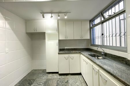 Apartamento para alugar com 249m², 3 quartos e 2 vagas Apartamento para alugar com 249m², 3 quartos e 2 vagasCozinha