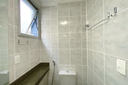 Apartamento para alugar com 249m², 3 quartos e 2 vagas Apartamento para alugar com 249m², 3 quartos e 2 vagasBanheiro da Suíte 1