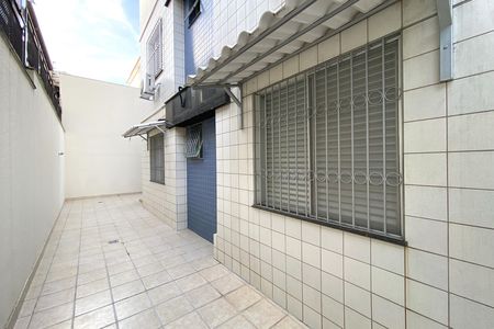 Apartamento para alugar com 249m², 3 quartos e 2 vagas Apartamento para alugar com 249m², 3 quartos e 2 vagasVaranda