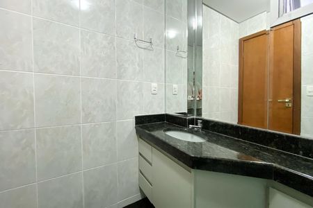 Apartamento para alugar com 249m², 3 quartos e 2 vagas Apartamento para alugar com 249m², 3 quartos e 2 vagasBanheiro