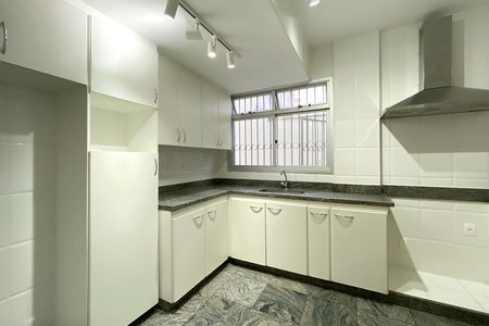 Apartamento para alugar com 249m², 3 quartos e 2 vagas Apartamento para alugar com 249m², 3 quartos e 2 vagasCozinha