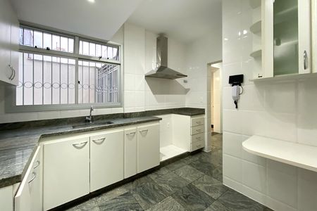 Apartamento para alugar com 249m², 3 quartos e 2 vagas Apartamento para alugar com 249m², 3 quartos e 2 vagasCozinha
