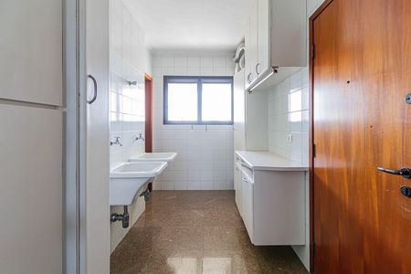 Apartamento para alugar com 168m², 4 quartos e 3 vagas Apartamento para alugar com 168m², 4 quartos e 3 vagasLavanderia