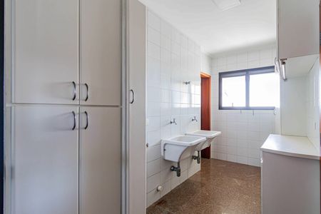 Apartamento para alugar com 168m², 4 quartos e 3 vagas Apartamento para alugar com 168m², 4 quartos e 3 vagasCozinha