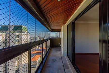 Apartamento para alugar com 168m², 4 quartos e 3 vagas Apartamento para alugar com 168m², 4 quartos e 3 vagasVaranda