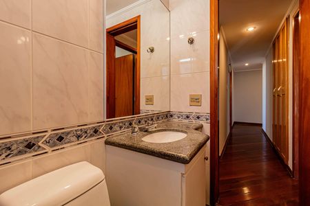 Apartamento para alugar com 168m², 4 quartos e 3 vagas Apartamento para alugar com 168m², 4 quartos e 3 vagasBanheiro social