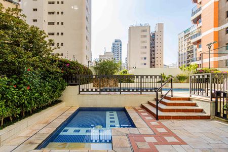 Apartamento para alugar com 168m², 4 quartos e 3 vagas Apartamento para alugar com 168m², 4 quartos e 3 vagasÁrea comum - Piscina
