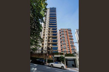 Apartamento para alugar com 168m², 4 quartos e 3 vagas Apartamento para alugar com 168m², 4 quartos e 3 vagasFachada