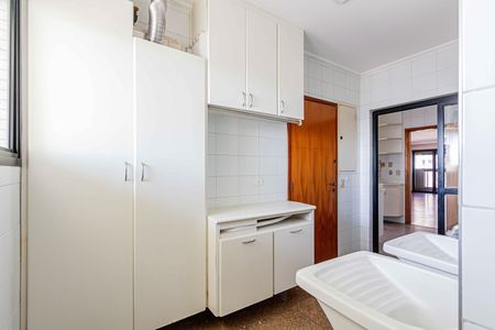 Apartamento para alugar com 168m², 4 quartos e 3 vagas Apartamento para alugar com 168m², 4 quartos e 3 vagasLavanderia