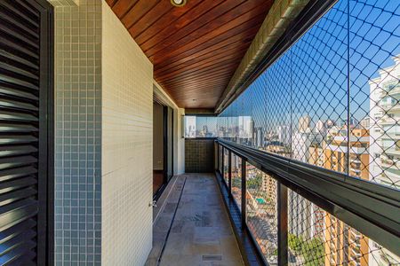 Apartamento para alugar com 168m², 4 quartos e 3 vagas Apartamento para alugar com 168m², 4 quartos e 3 vagasVaranda