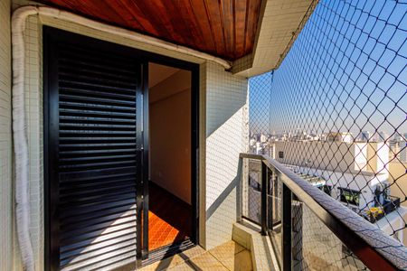 Apartamento para alugar com 168m², 4 quartos e 3 vagas Apartamento para alugar com 168m², 4 quartos e 3 vagasSuite 01 - Varanda