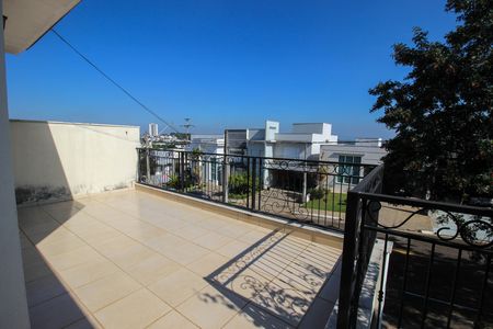 Casa de condomínio para alugar com 230m², 3 quartos e 4 vagas