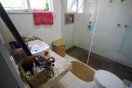 Casa de condomínio para alugar com 230m², 3 quartos e 4 vagas