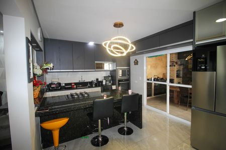 Casa de condomínio para alugar com 230m², 3 quartos e 4 vagas