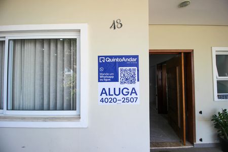 Casa de condomínio para alugar com 230m², 3 quartos e 4 vagas