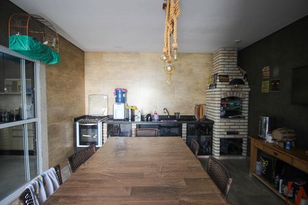 Casa de condomínio para alugar com 230m², 3 quartos e 4 vagas