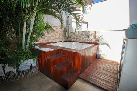 Casa de condomínio para alugar com 230m², 3 quartos e 4 vagas