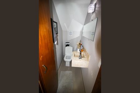 Casa de condomínio para alugar com 230m², 3 quartos e 4 vagas