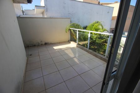 Casa de condomínio para alugar com 230m², 3 quartos e 4 vagas