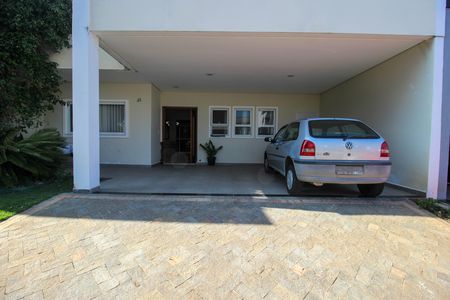 Casa de condomínio para alugar com 230m², 3 quartos e 4 vagas