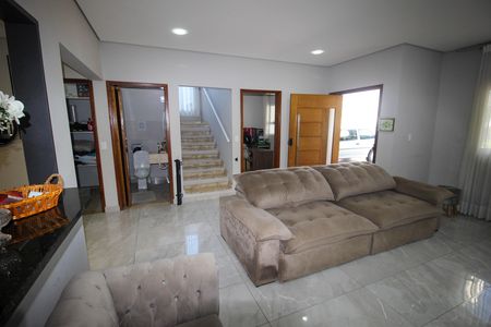 Casa de condomínio para alugar com 230m², 3 quartos e 4 vagas