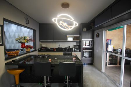 Casa de condomínio para alugar com 230m², 3 quartos e 4 vagas