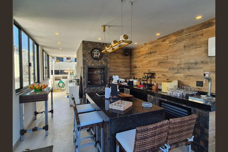 Apartamento à venda com 300m², 3 quartos e 1 vaga