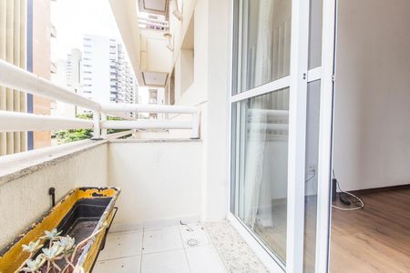 Apartamento à venda com 86m², 3 quartos e 2 vagas Apartamento à venda com 86m², 3 quartos e 2 vagasVaranda