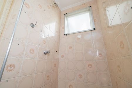 Banheiro social de apartamento para alugar com 3 quartos, 55m² em Vila Prudente, São Paulo