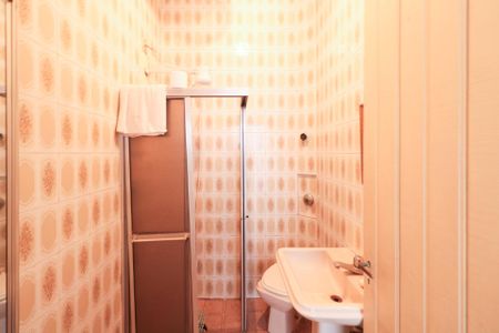 Casa à venda com 141m², 2 quartos e 1 vaga Casa à venda com 141m², 2 quartos e 1 vagaBanheiro