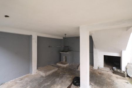 Casa à venda com 141m², 2 quartos e 1 vaga Casa à venda com 141m², 2 quartos e 1 vagaÁrea de Serviço e Quintal