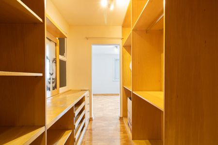 Apartamento para alugar com 90m², 1 quarto e 1 vaga Apartamento para alugar com 90m², 1 quarto e 1 vagaCloset da Suíte