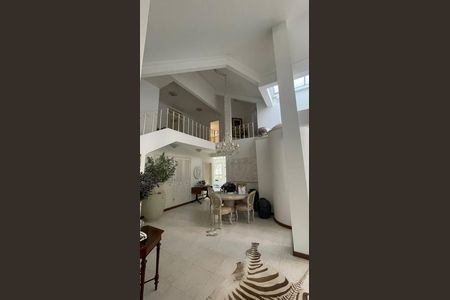 Casa de condomínio para alugar com 400m², 4 quartos e 4 vagasSala