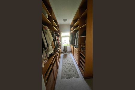 Casa de condomínio para alugar com 400m², 4 quartos e 4 vagasCloset