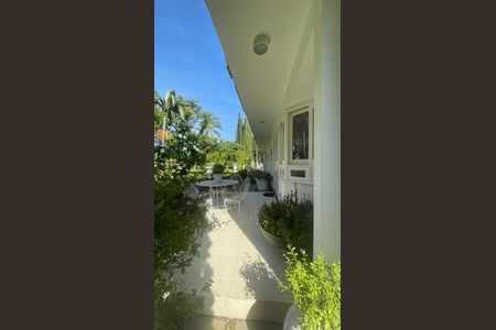 Casa de condomínio para alugar com 400m², 4 quartos e 4 vagasÁrea Externa