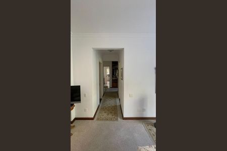 Casa de condomínio para alugar com 400m², 4 quartos e 4 vagasCorredor
