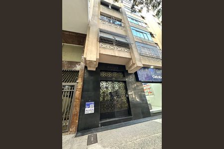 Apartamento para alugar com 144m², 3 quartos e sem vaga