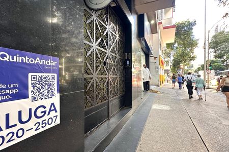 Apartamento para alugar com 144m², 3 quartos e sem vaga