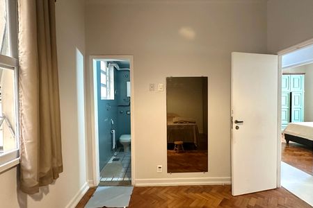Apartamento para alugar com 144m², 3 quartos e sem vaga