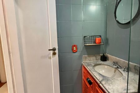 Apartamento para alugar com 144m², 3 quartos e sem vaga Apartamento para alugar com 144m², 3 quartos e sem vagaBanheiro social