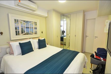 Apartamento à venda com 116m², 3 quartos e 2 vagas Apartamento à venda com 116m², 3 quartos e 2 vagasSuíte