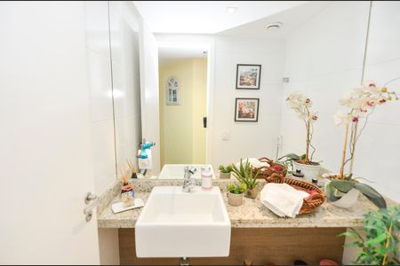 Apartamento à venda com 116m², 3 quartos e 2 vagas Apartamento à venda com 116m², 3 quartos e 2 vagasBanheiro 2