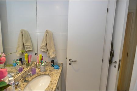 Apartamento à venda com 116m², 3 quartos e 2 vagas Apartamento à venda com 116m², 3 quartos e 2 vagasBanheiro da Suíte