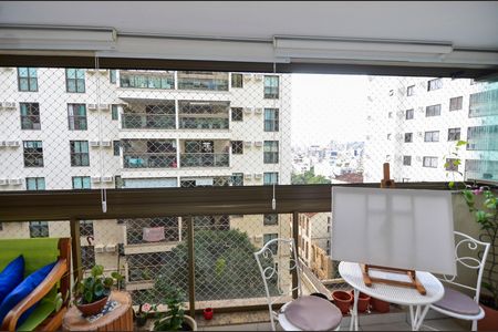 Apartamento à venda com 116m², 3 quartos e 2 vagas Apartamento à venda com 116m², 3 quartos e 2 vagasSuíte