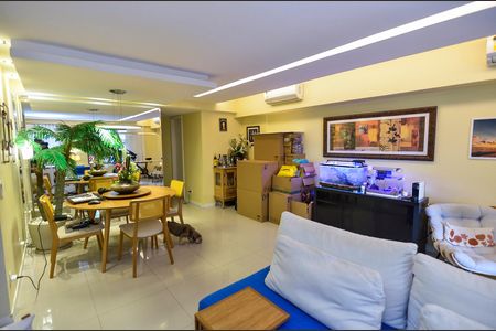 Apartamento à venda com 116m², 3 quartos e 2 vagas Apartamento à venda com 116m², 3 quartos e 2 vagasSala