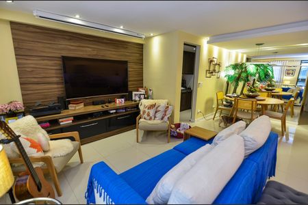 Apartamento à venda com 116m², 3 quartos e 2 vagas Apartamento à venda com 116m², 3 quartos e 2 vagasSala